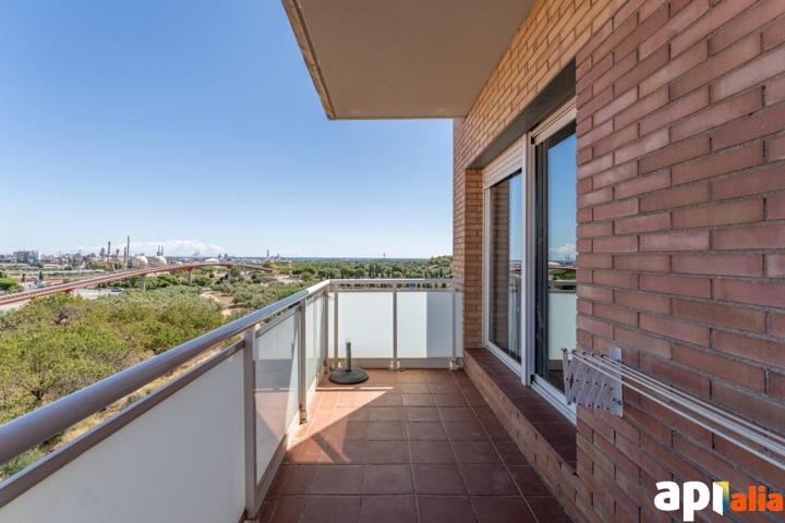 MARAVILLOSO PISO DE 4 HABITACIONES EN VILA-SECA, CON PARKING photo 0