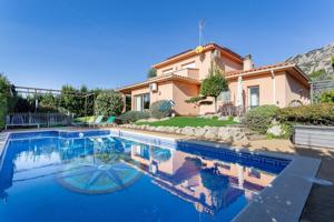 Elegancia, amplitud y piscina en una ubicación incomparable photo 0