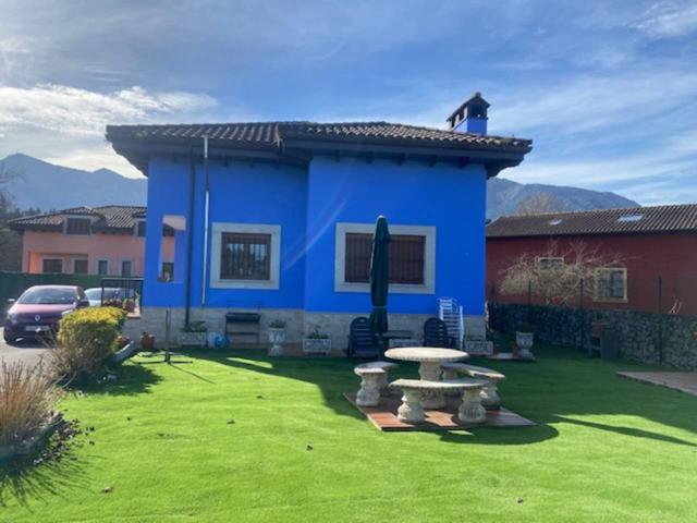 Disponible casa con jardín en un pueblo muy tranquilo y cerca de las playas de Niembro y San Antolín de Llanes. photo 0