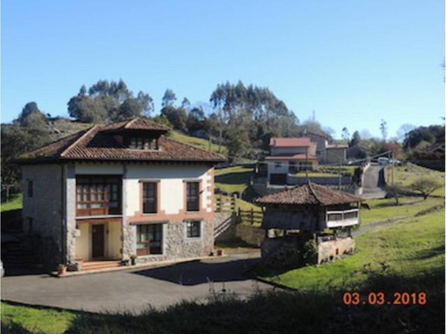 Se vende magnífica propiedad! Casona, Horreo y Cuadra, con gran parcela en Pueblo de Llanes. photo 0