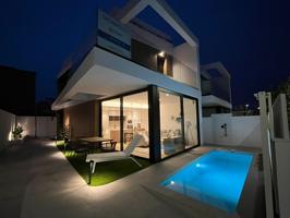 Villa En venta en Pilar de la Horadada photo 0