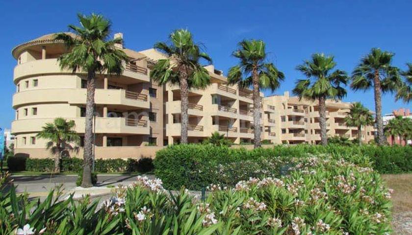 TU OPORTUNIDADA DE VIVIR EN MARINA SOTOGRANDE-RIBERA DEL PARAISO. photo 0