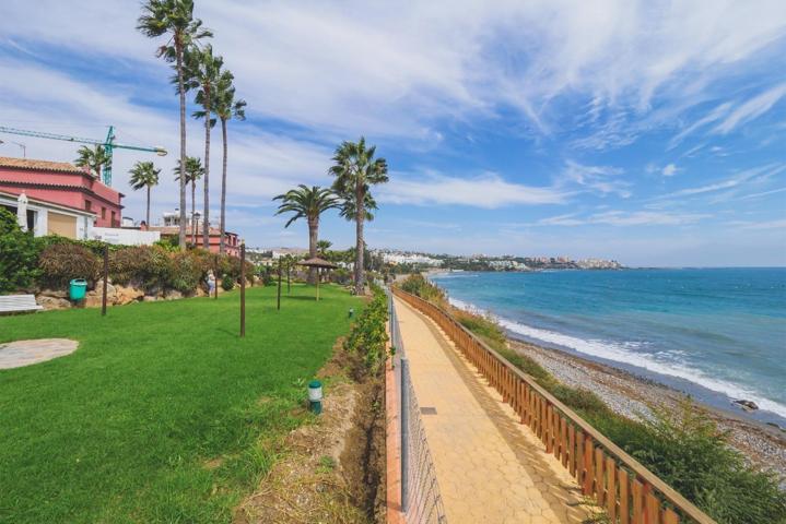 CASA ADOSADA JUNTO AL MAR EN URBANIZACION BAHIA AZUL ESTEPONA photo 0