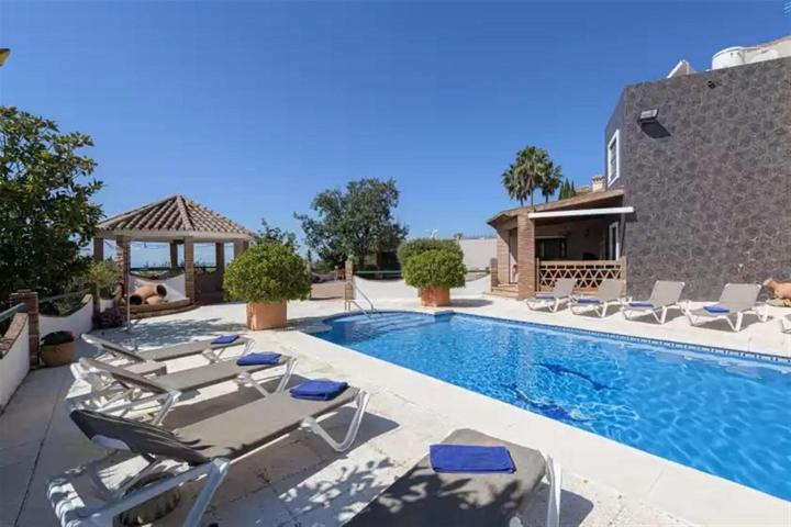 OPORTUNIDAD VILLA EN MIRADOR DE ESTEPONA CON VISTAS AL MAR photo 0