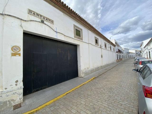 Nave industrial en venta en Beas photo 0