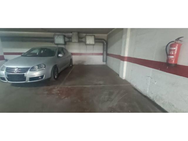 SE vende plaza de garaje en zona centro photo 0