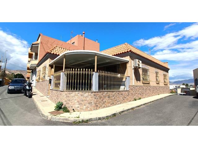 Magnifica casa a la venta en Huercal de Almería photo 0