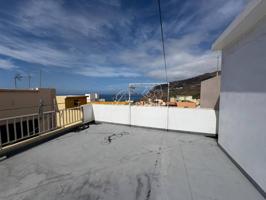 Casa adosada en venta en Tazacorte photo 0