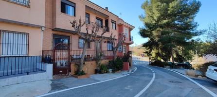 EXCELENTE CASA, ALMACÉN Y PARCELA CON OLIVERAS EN LOS BAÑOS DE MULA. photo 0