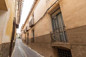 Un Caserón del siglo XVIII con Historia: Tu Lienzo en Pliego photo 0