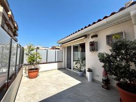 Casa En venta en Centro, Badalona photo 0