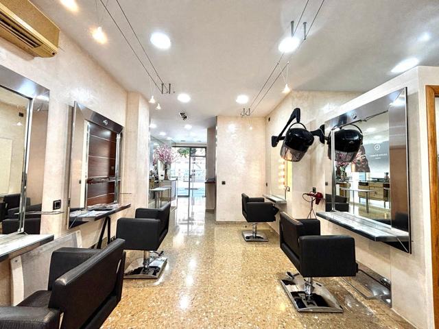 Oficina En venta en Centro, Badalona photo 0