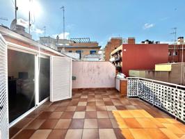 Unifamiliar Pareada En venta en Pep Ventura, Badalona photo 0