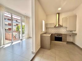 Piso En venta en Canyado, Badalona photo 0