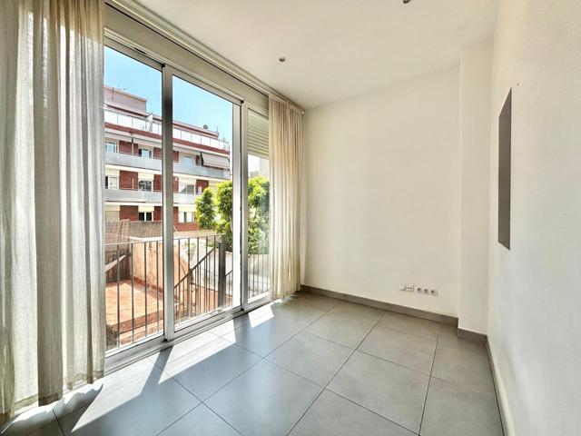 Piso En venta en Canyado, Badalona photo 0