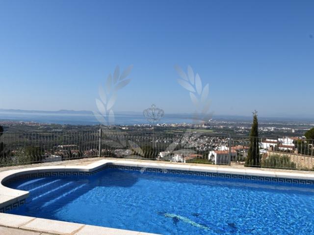 Casa En venta en Roses photo 0