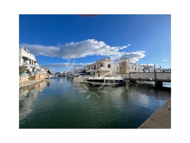 Piso En venta en Empuriabrava photo 0