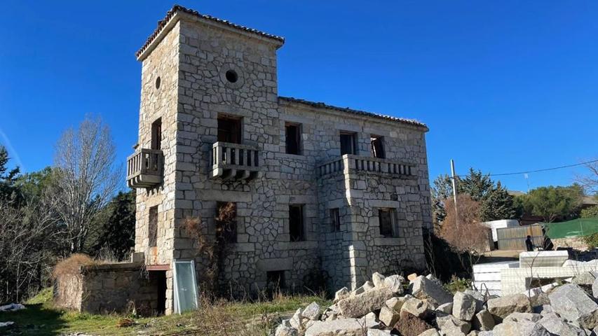 Villa En venta en Torrelodones photo 0