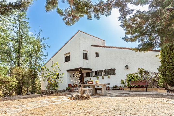 Villa En venta en Sevilla la Nueva photo 0