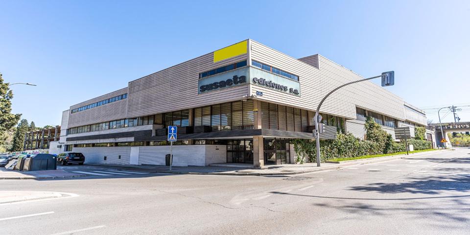 Almacén En venta en Rejas photo 0