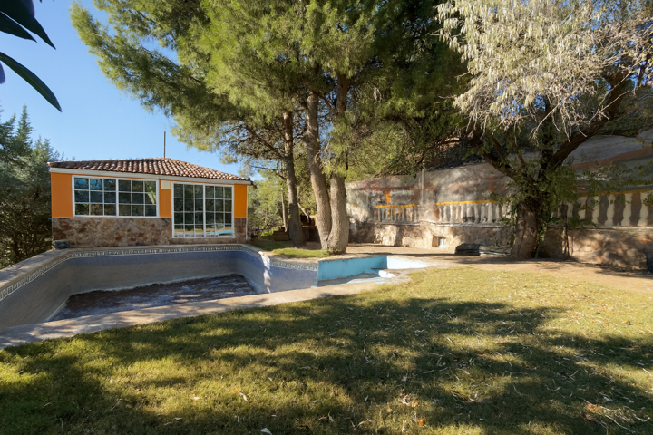 Villa En venta en Colmenar de Oreja photo 0