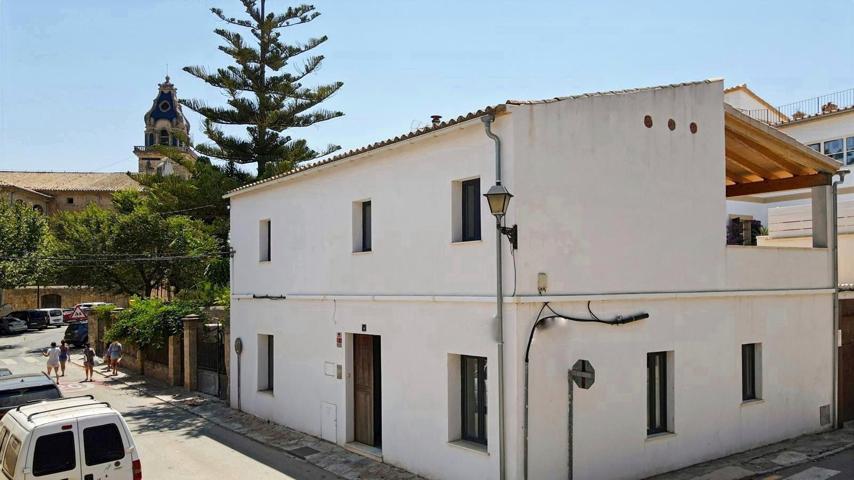 Casa Independiente en el Corazón de Santa Maria: Una Oportunidad Única e Irrepetible photo 0