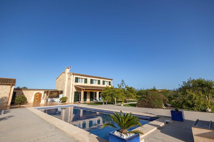 Villa de lujo con licencia turística a 800 metros de la Cala Morlanda photo 0