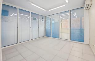 LOCAL - OFICINA DE 400 m² EN ZONA PREMIUM PASEO MARÍTIMO – MÁXIMA VISIBILIDAD Y ACCESIBILIDAD photo 0