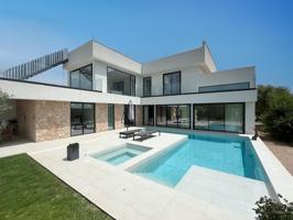 Impresionante y vanguardista villa de lujo photo 0