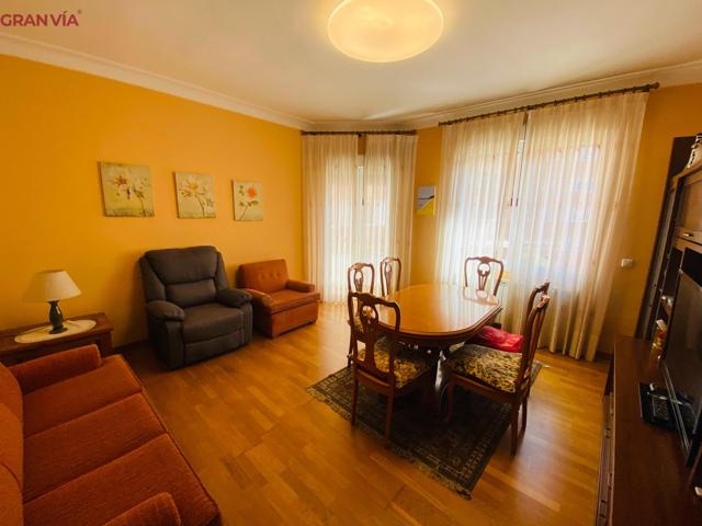 Piso junto a Vara de Rey photo 0