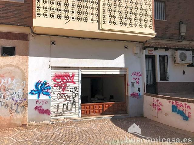 Local en venta en Linares de 70 m2 photo 0