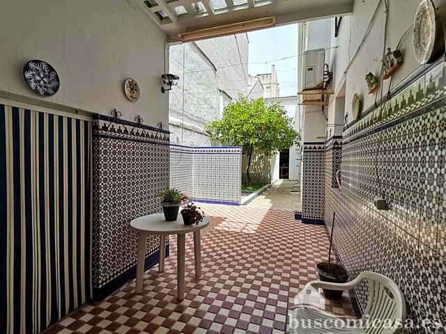 Casa - Chalet en venta en Linares de 282 m2 photo 0