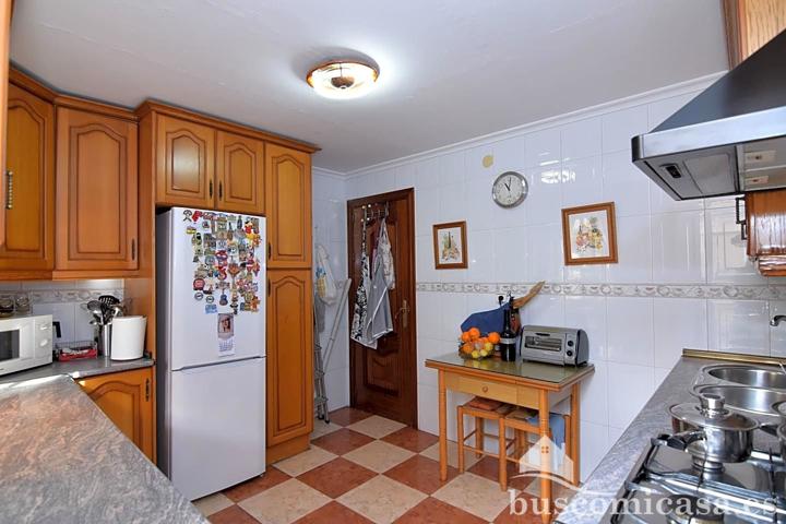 Adosado en venta en Linares de 265 m2 photo 0