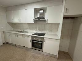 PISO A LA VENTA EN SALT - CALLE PINTOR FORTUNY photo 0