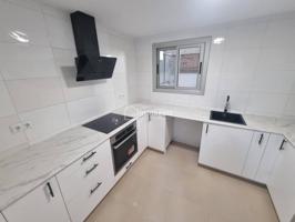 Se vende dúplex totalmente reformado en el centro de Salt photo 0
