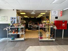 ¡LOCAL EN TRASPASO EN CARREFOUR GIRONA! 🌸DENTRO DEL SUPERMERCADO CARREFOUR !!! EXCELENTE UBICACION photo 0