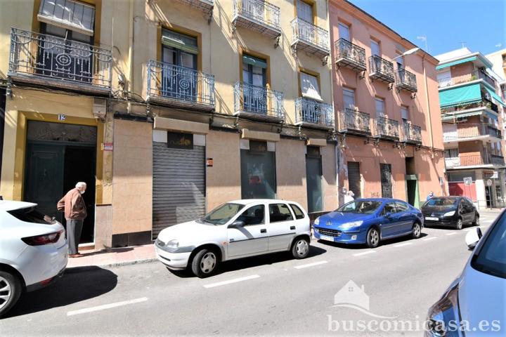 Local en venta en Linares de 95 m2 photo 0