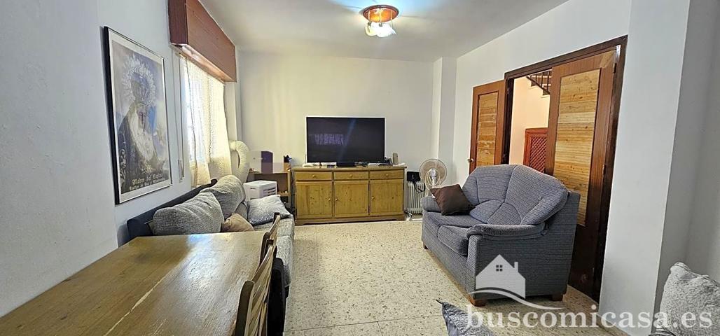 Casa con mucho potencial en Cogollos de la Vega photo 0
