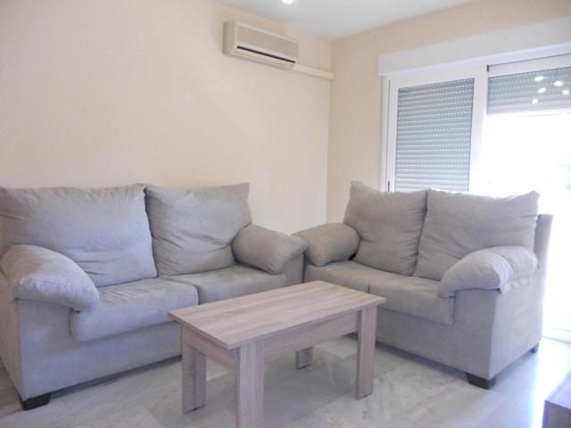 Piso con garaje y piscina en Gojar photo 0