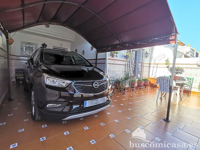 Sensacional vivienda de 3 plantas en Río Genil photo 0