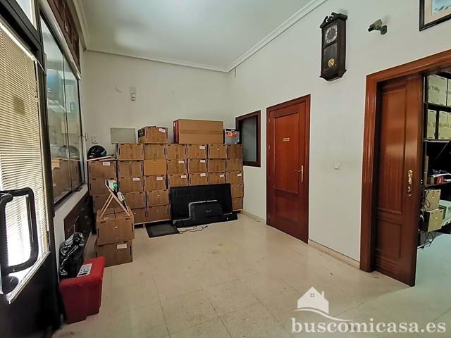 Amplio local con posibilidad de hacer vivienda photo 0