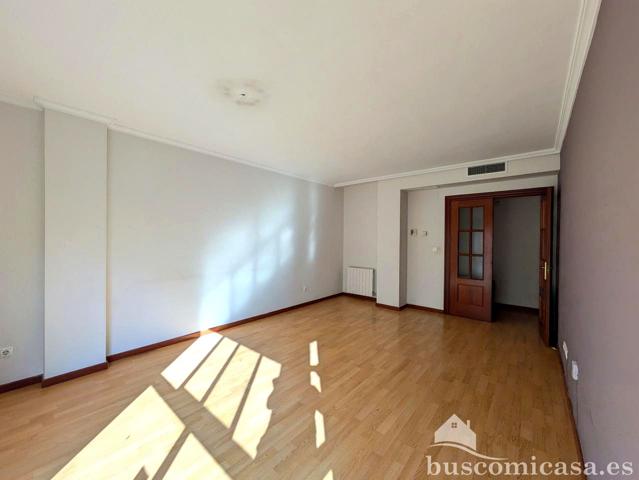 Fantástico piso en el centro de Linares. photo 0