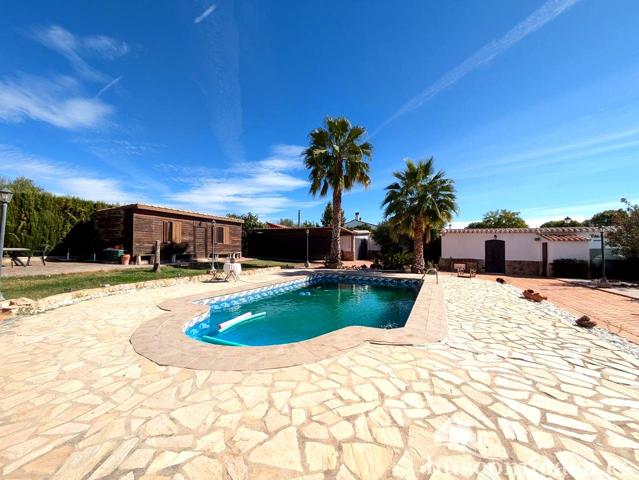 Fantástica casa en Urbanización los Almendros. photo 0