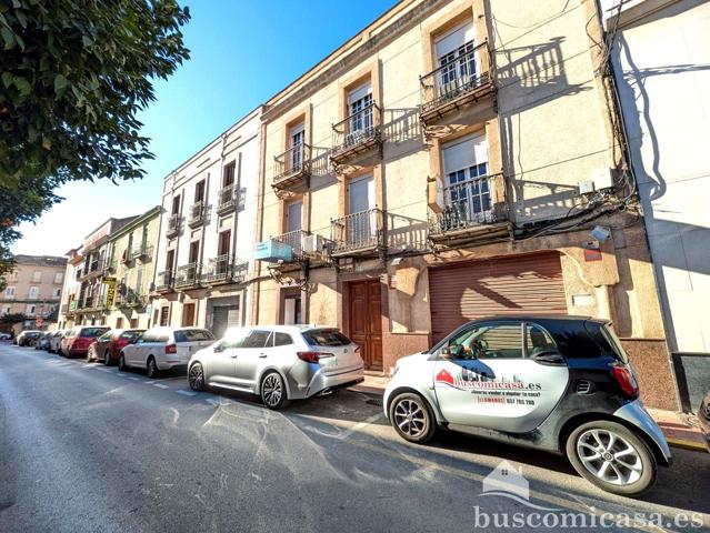 OPORTUNIDAD! Casa completa con locales y viviendas photo 0