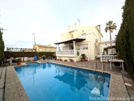 Impresionante casa con piscina. photo 0