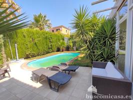 Espectacular y moderno chalet unifamiliar con parcela de 700 m2., en Urbanización Las Viñas (La Yedra) photo 0