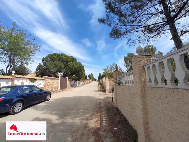 Extraordinario chalet en San Roque con posibilidad de permuta por vivienda en Linares. photo 0