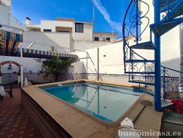 Bonita vivienda con piscina en el centro de Mengíbar, Linares. photo 0