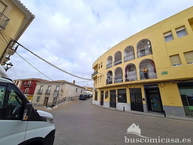 En Begíjar, amplísima vivienda exterior a reformar en el centro de la población photo 0