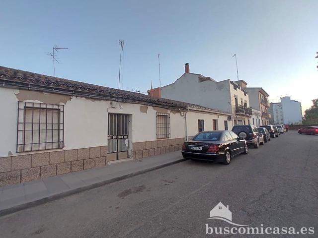Casa - Chalet en venta en Linares de 145 m2 photo 0